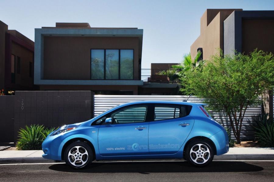  Nissan Leaf 2012 года  (фото 3 из 45)